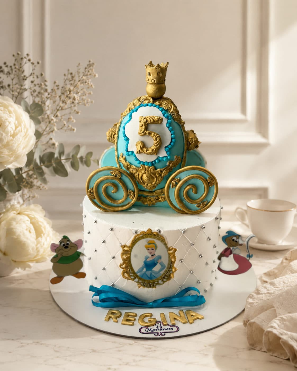 Pastel infantil con carroza de Cenicienta